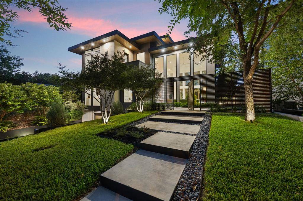 423 W Colorado Boulevard, Dallas, TX 75208