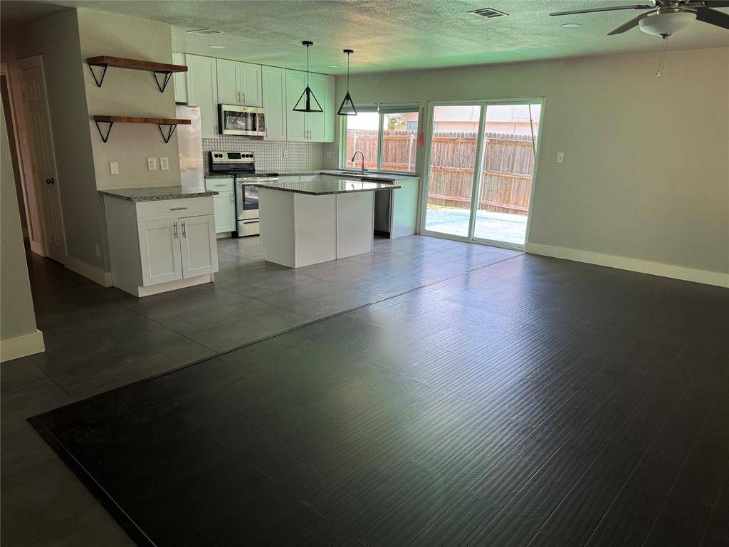 1531 Camelia Drive, Lewisville, TX 75067