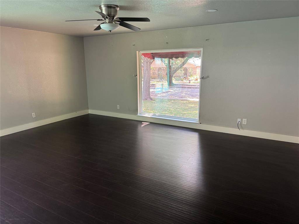 1531 Camelia Drive, Lewisville, TX 75067