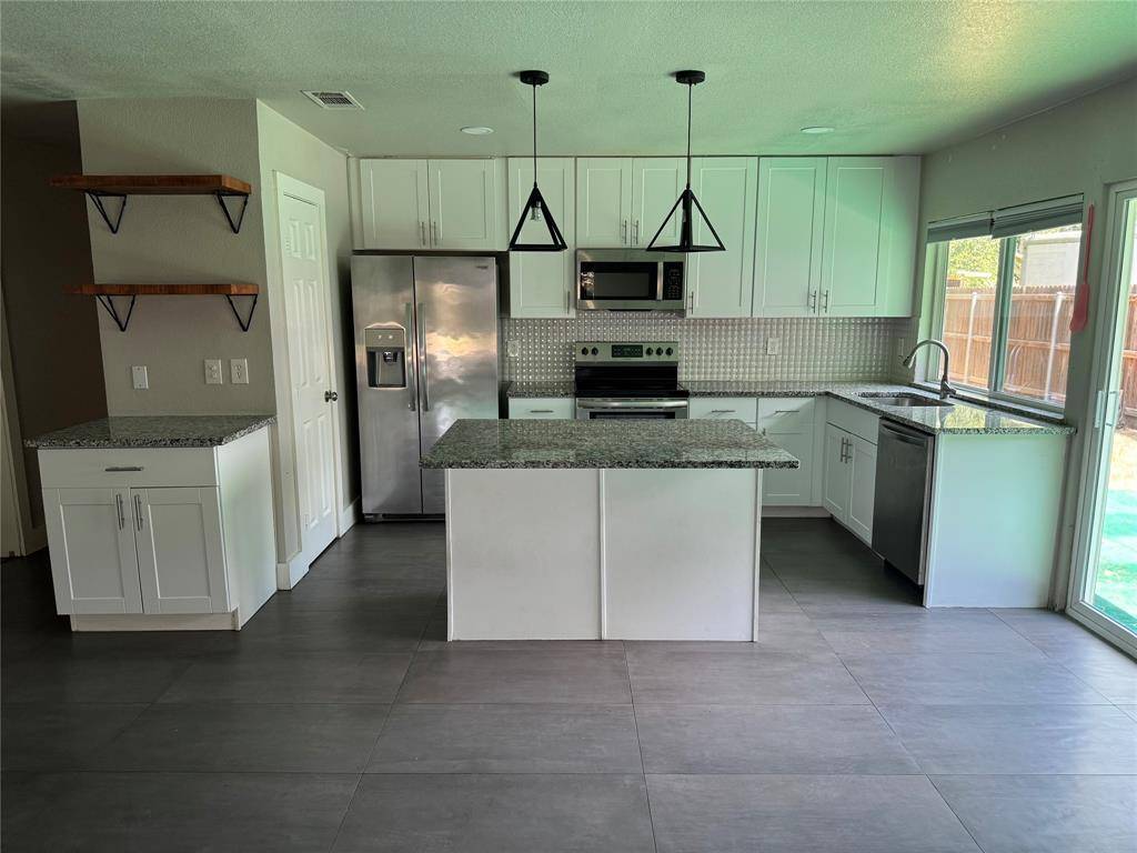 1531 Camelia Drive, Lewisville, TX 75067