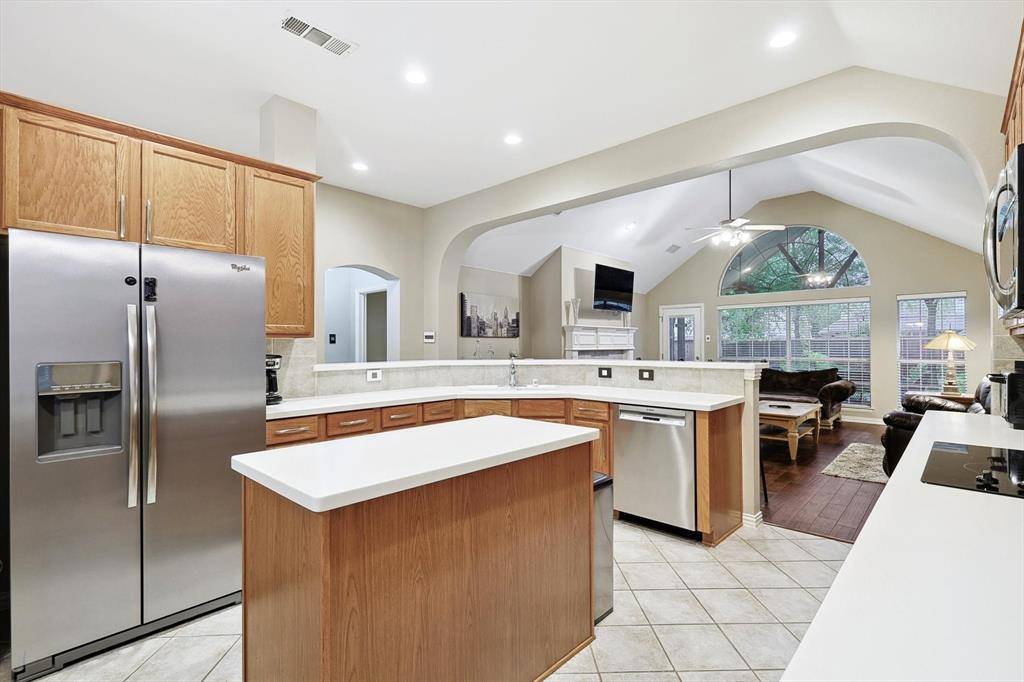 1000 Noble Avenue, Lantana, TX 76226