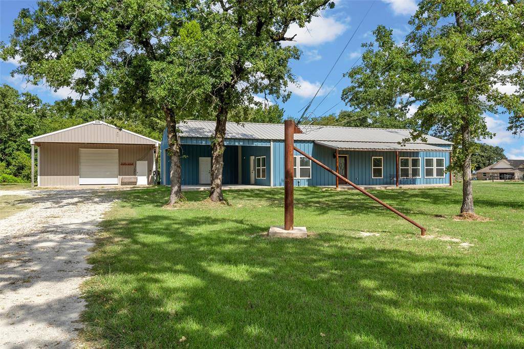 145 Private Road 944, Fairfield, TX 75840