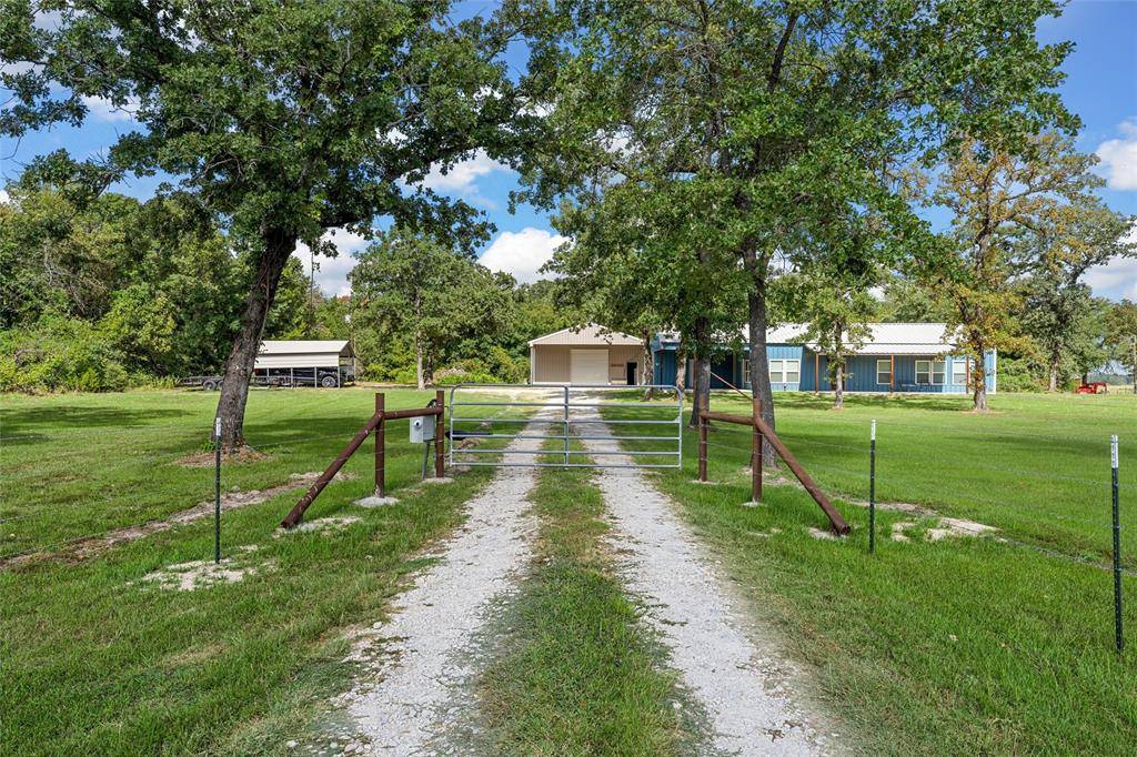 145 Private Road 944, Fairfield, TX 75840