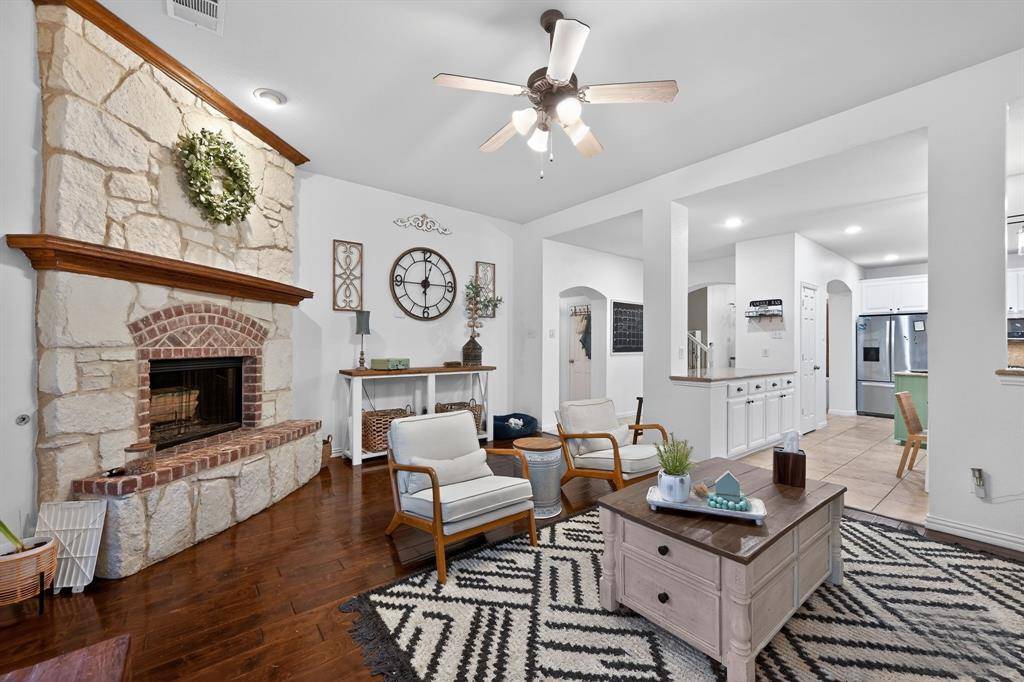 1128 Wilson Drive, Lantana, TX 76226