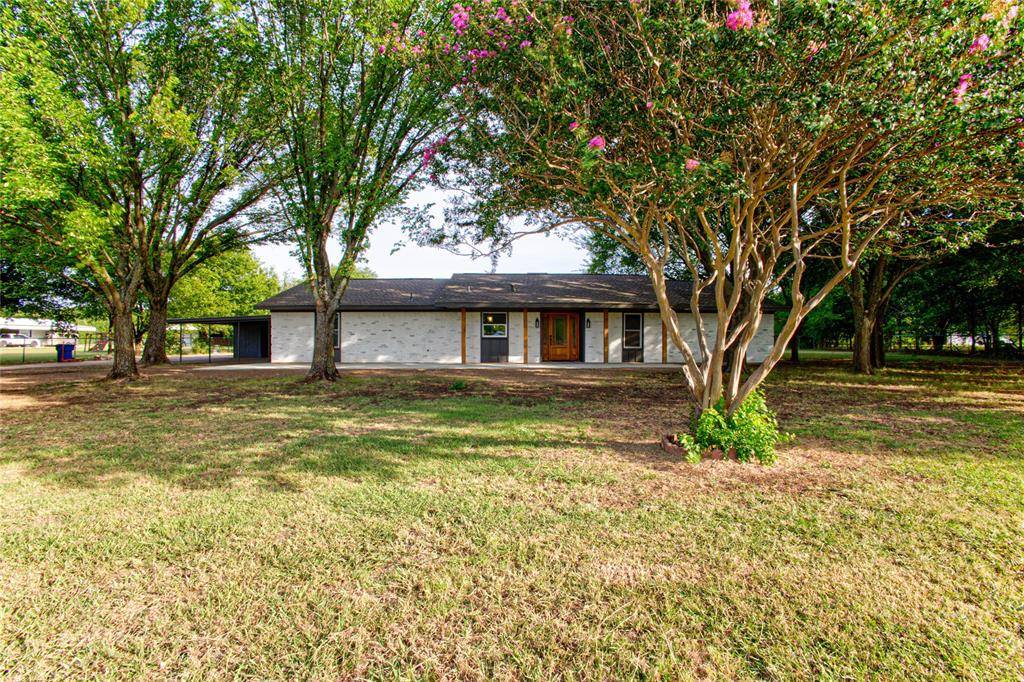 206 Americana Road, Palmer, TX 75152