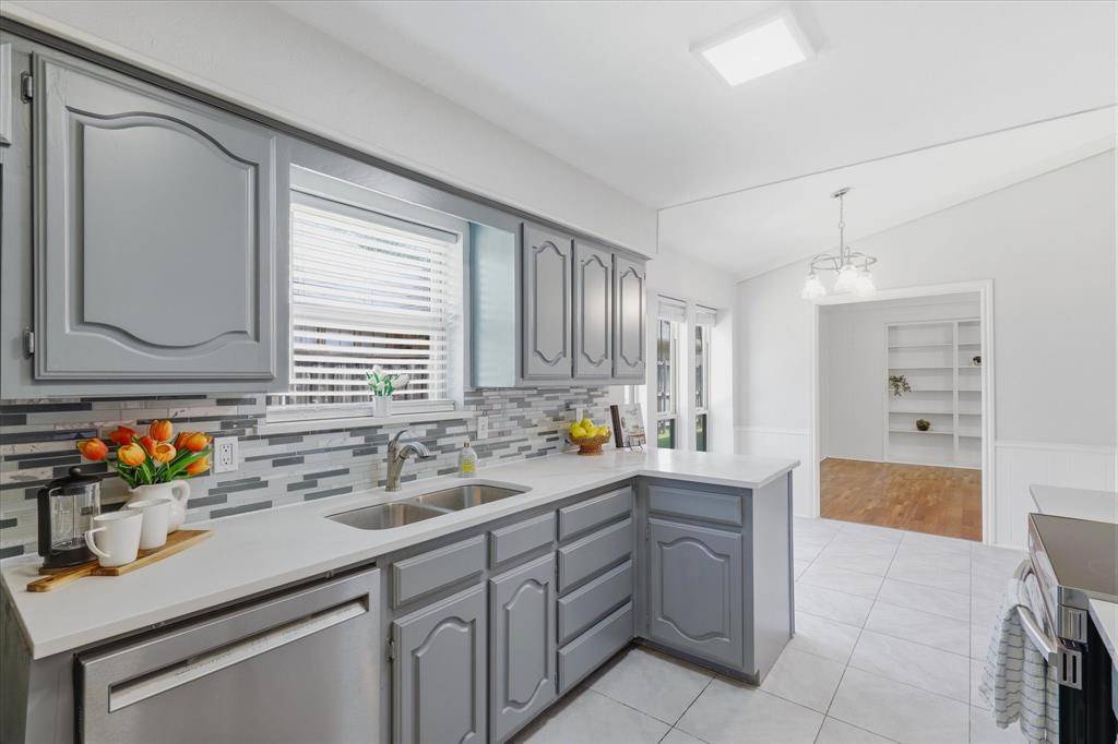 18512 Featherwood Drive, Dallas, TX 75252