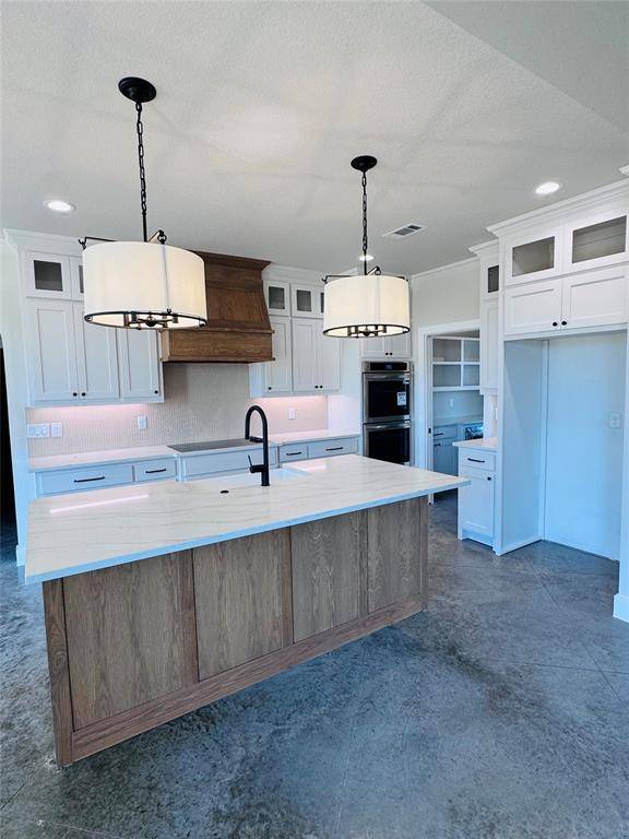 1016 Arbor Vista Drive, Azle, TX 76020