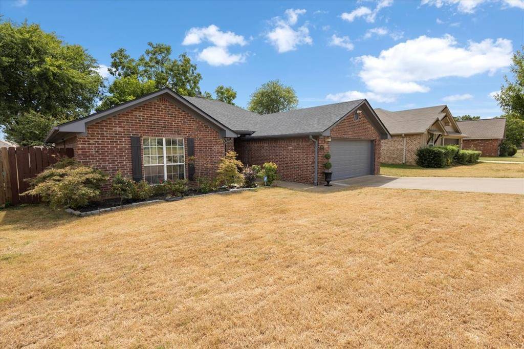 107 N Collin Drive, Chandler, TX 75758