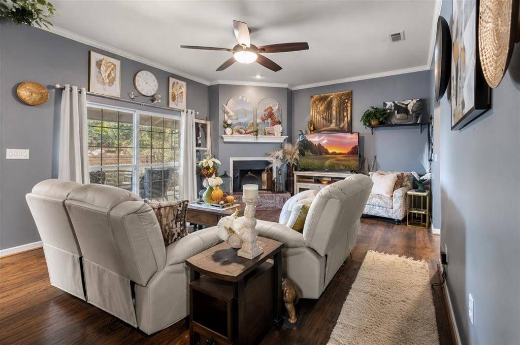 107 N Collin Drive, Chandler, TX 75758