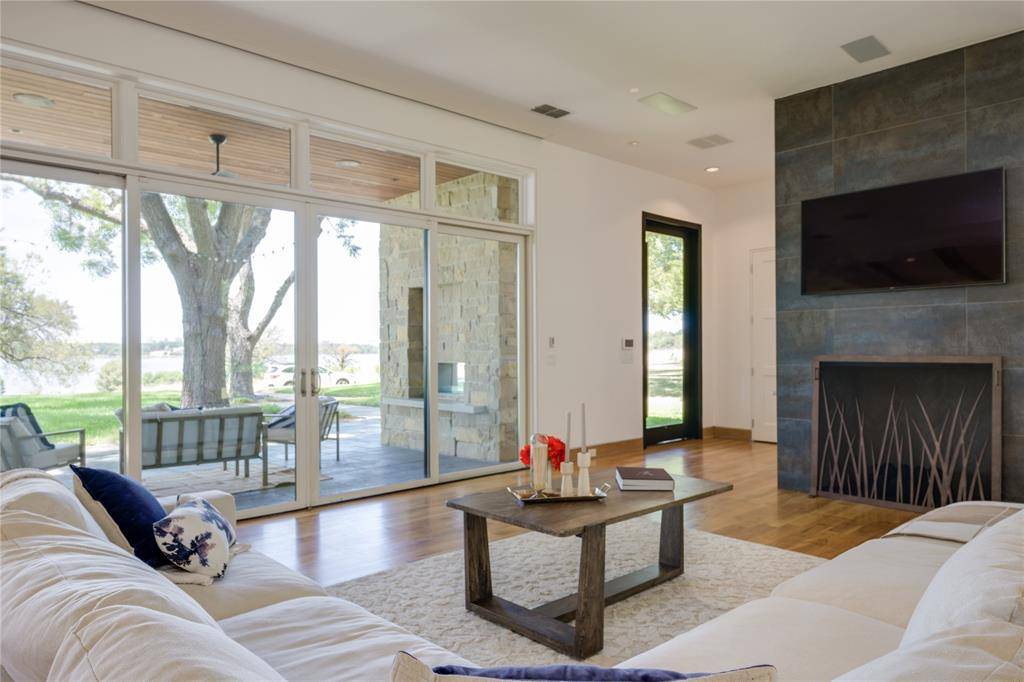 9210 W Lake Highlands Drive, Dallas, TX 75218