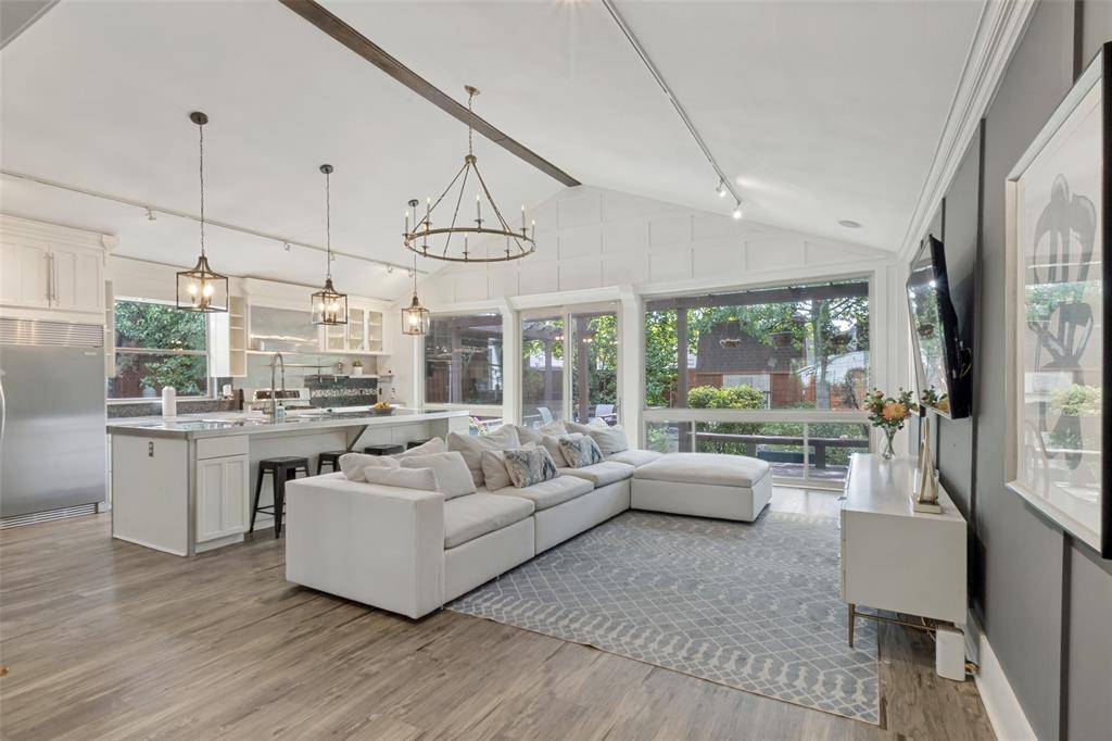 8600 San Fernando Way, Dallas, TX 75218