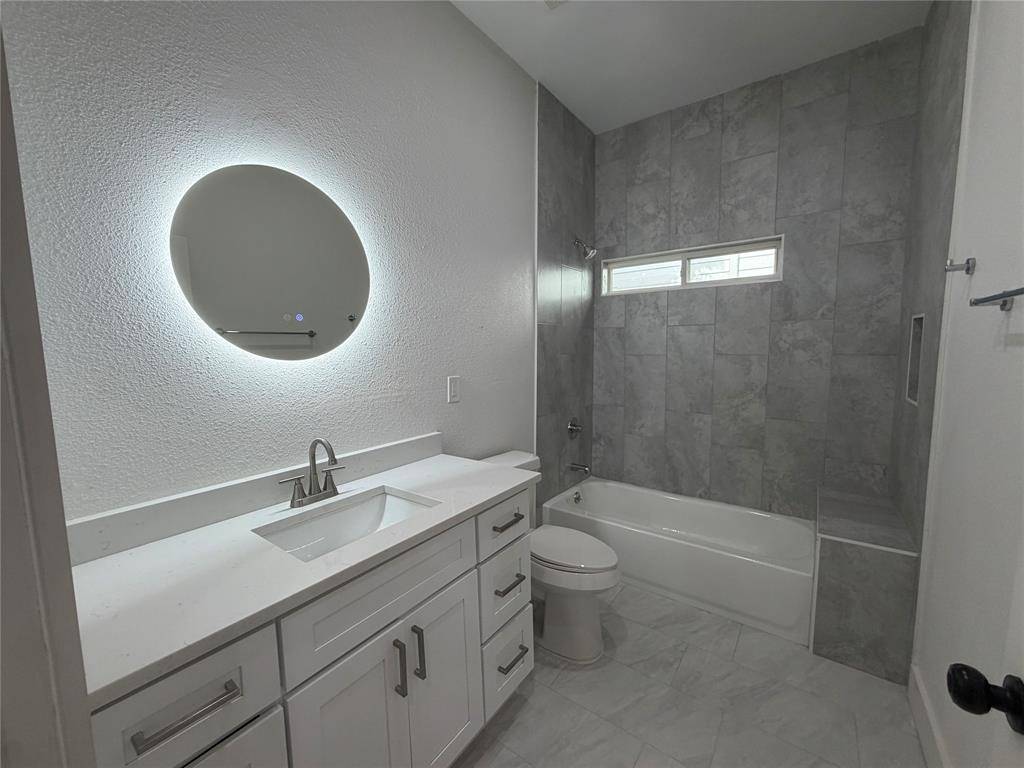 808 W 10th Street, Dallas, TX 75208