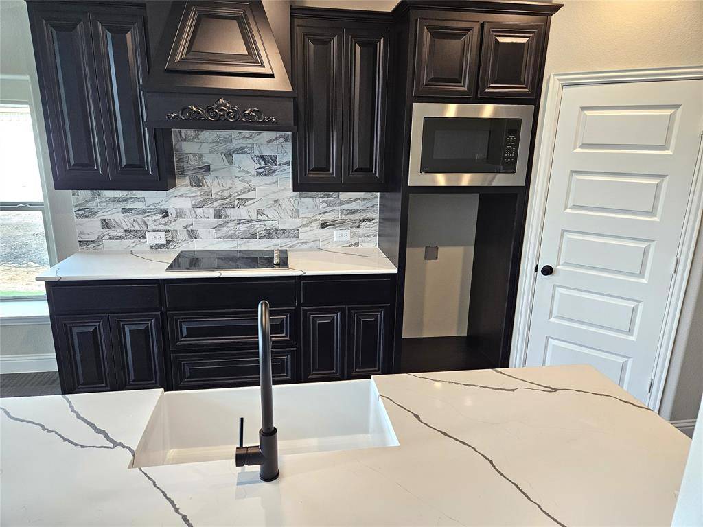 2705 Silo Lane, Van Alstyne, TX 75495