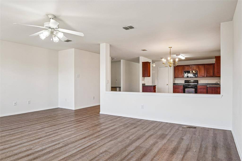 1307 Eagles Nest Trail, Krum, TX 76249