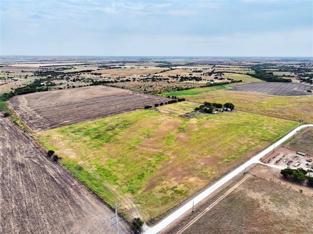 272 HCR-3106, Abbott, TX 76621