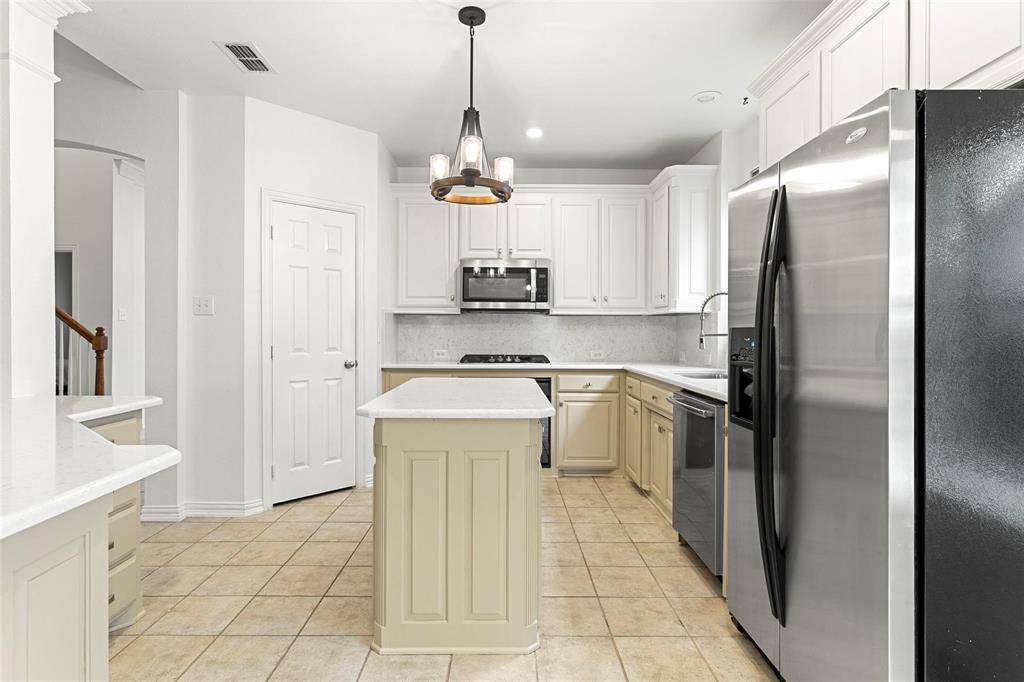 8516 Hudson Street, North Richland Hills, TX 76180