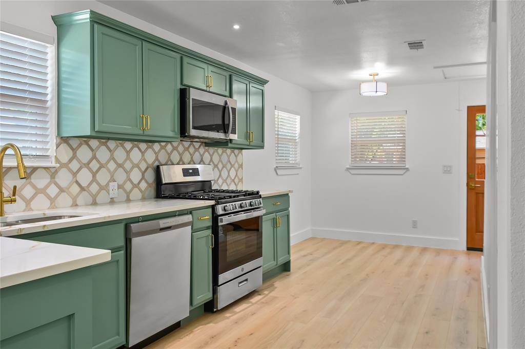 3818 Penelope Street, Dallas, TX 75210