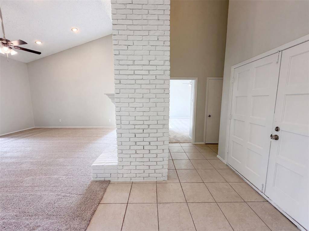 742 Hummingbird Circle, Lewisville, TX 75067