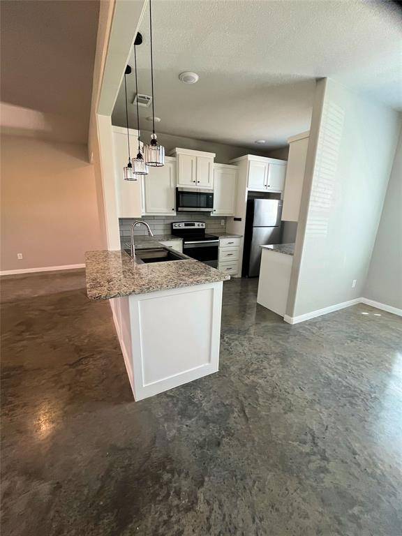 1067 County Road 327A, Glen Rose, TX 76043