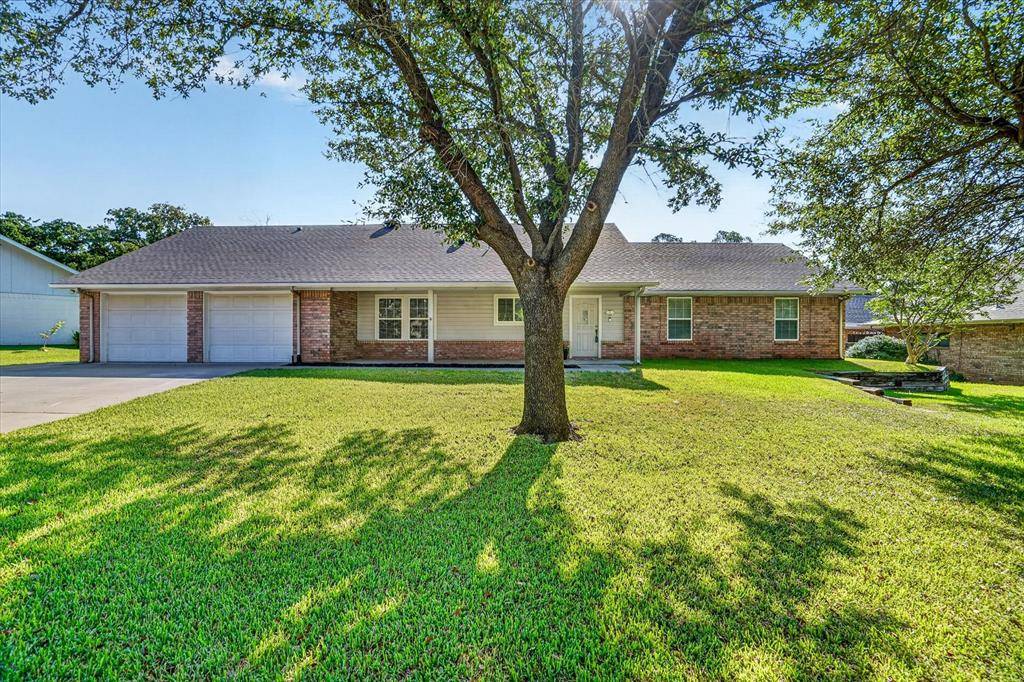 215 Mistletoe Lane, Keene, TX 76059
