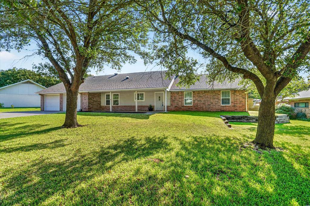 215 Mistletoe Lane, Keene, TX 76059