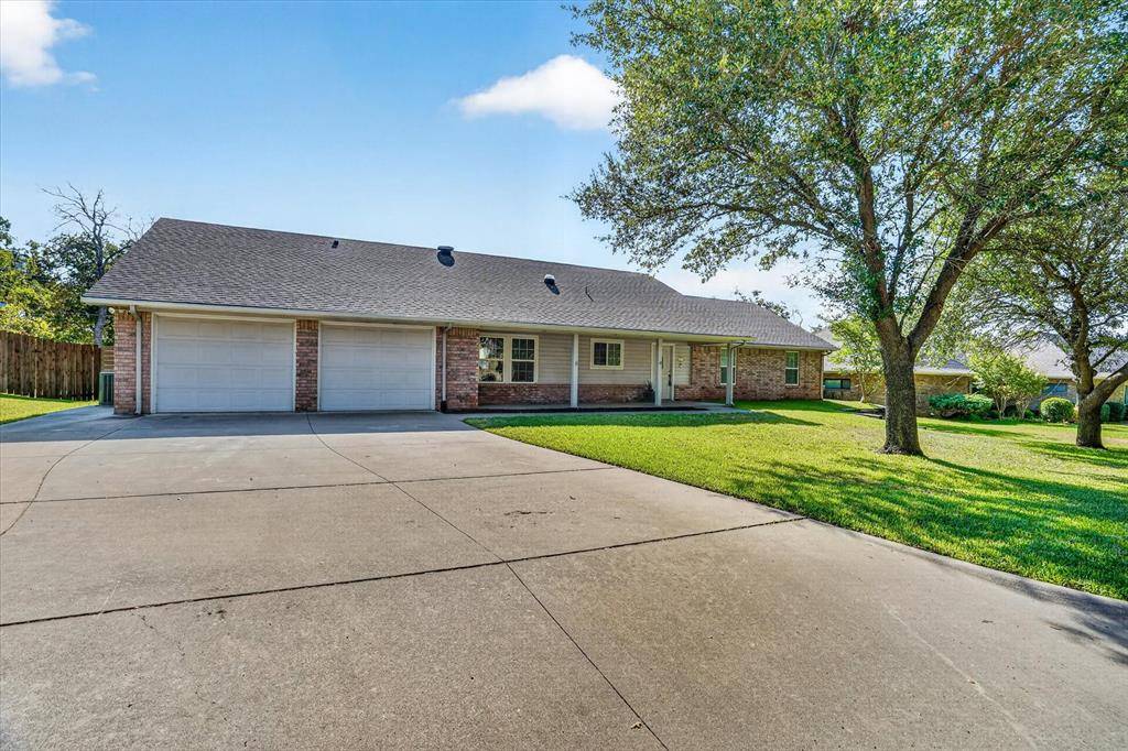 215 Mistletoe Lane, Keene, TX 76059