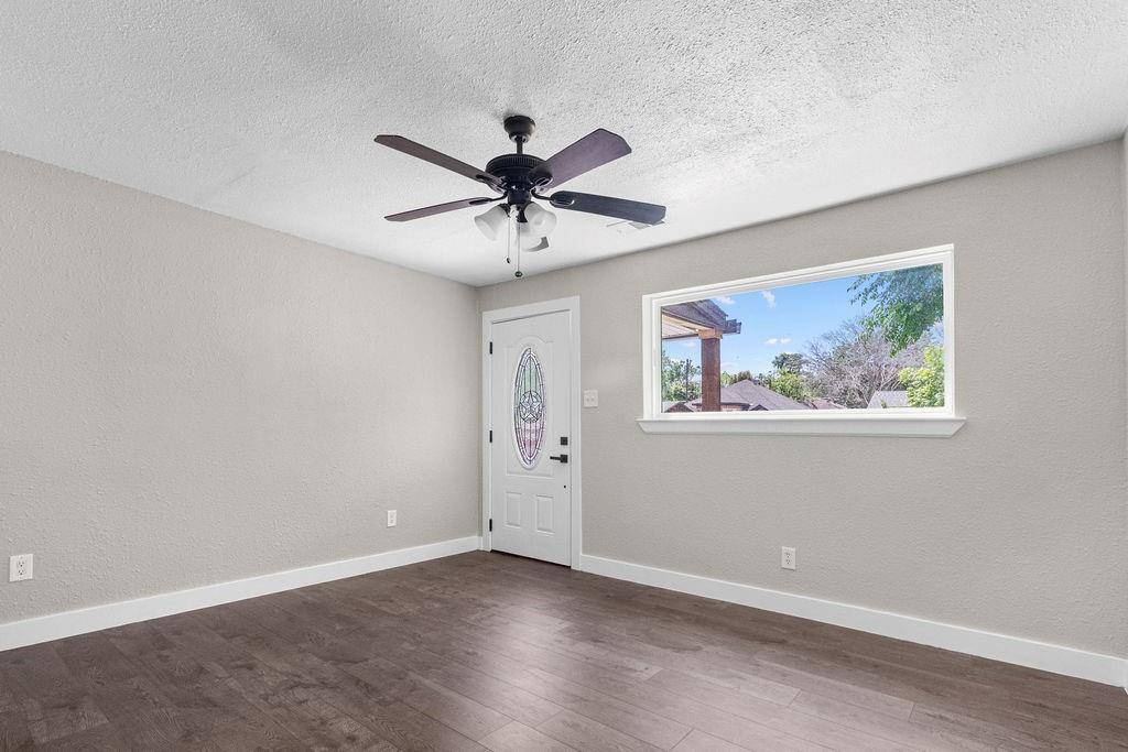 3939 E 4th Street, Fort Worth, TX 76111