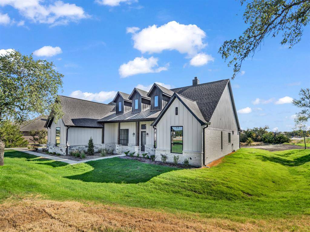 740 Burr Oak Lane, Weatherford, TX 76085