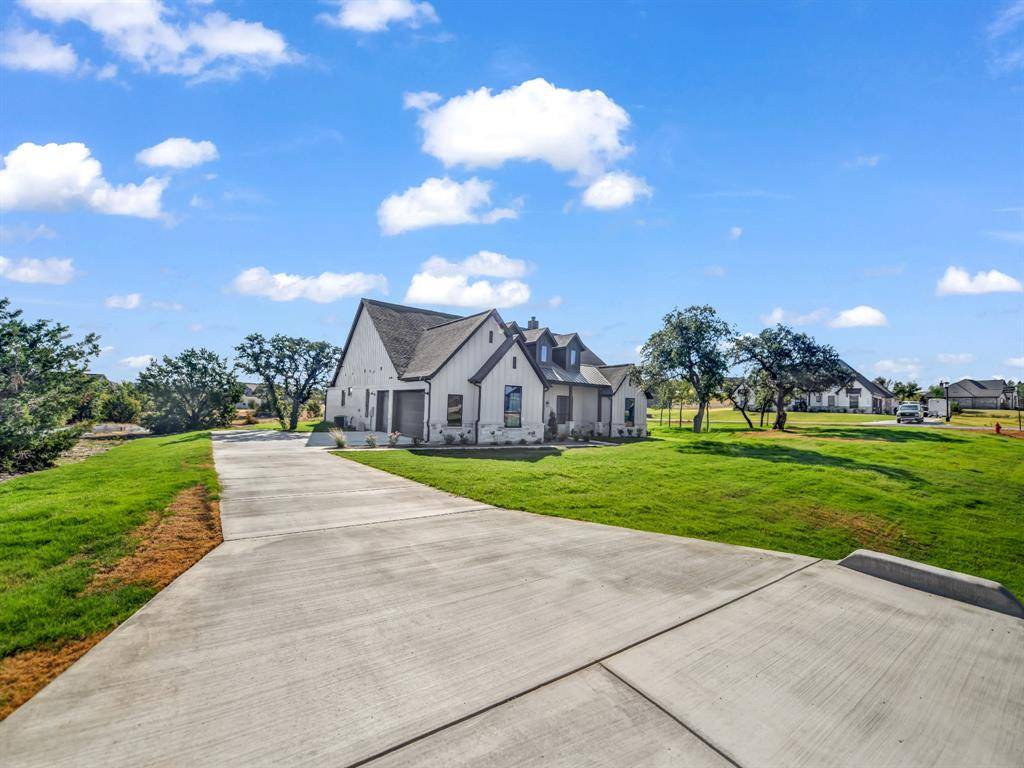 740 Burr Oak Lane, Weatherford, TX 76085