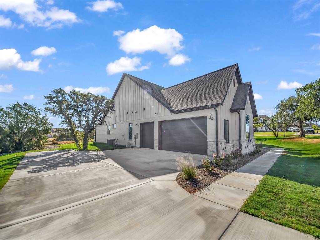 740 Burr Oak Lane, Weatherford, TX 76085