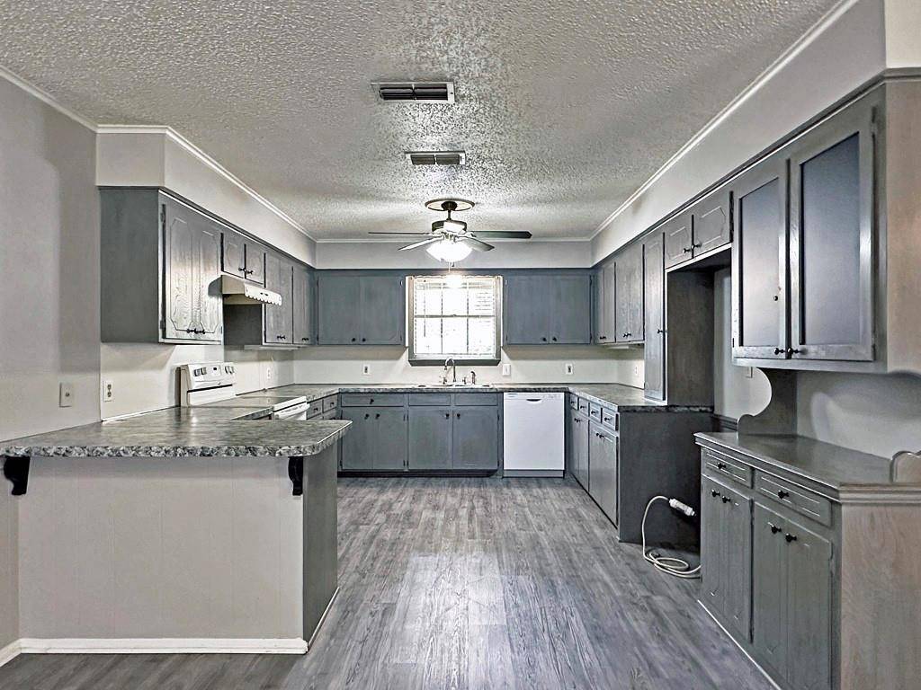 806 Humphrey Street, Athens, TX 75751
