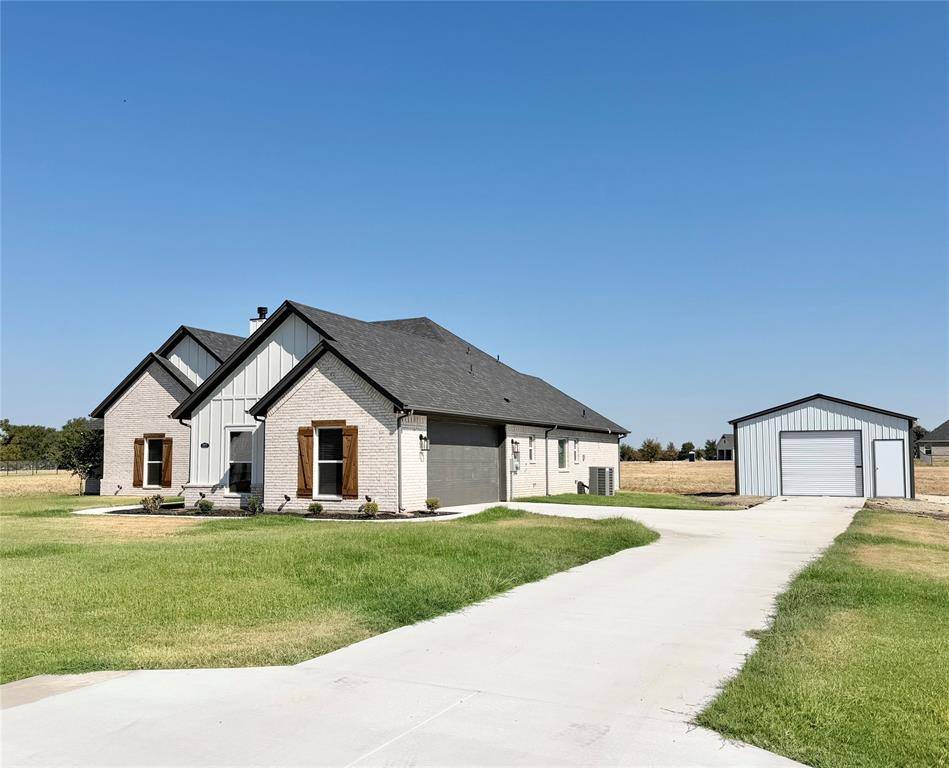 1013 Sabrina Court, Weatherford, TX 76085