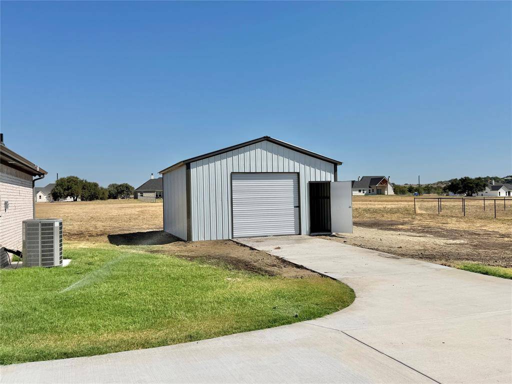 1013 Sabrina Court, Weatherford, TX 76085