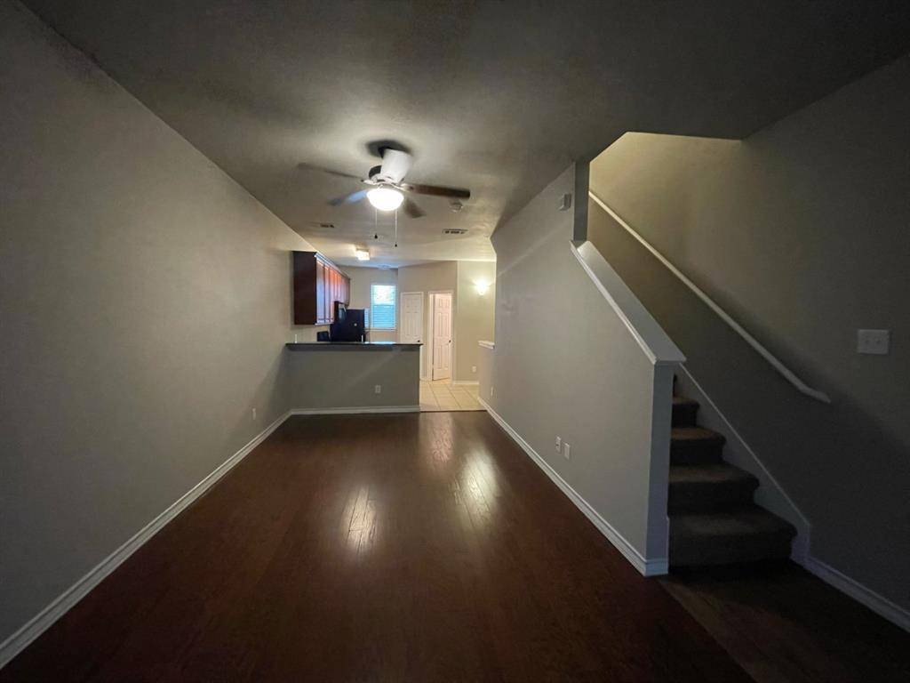 910 Glenn Crossett Street, Arlington, TX 76010