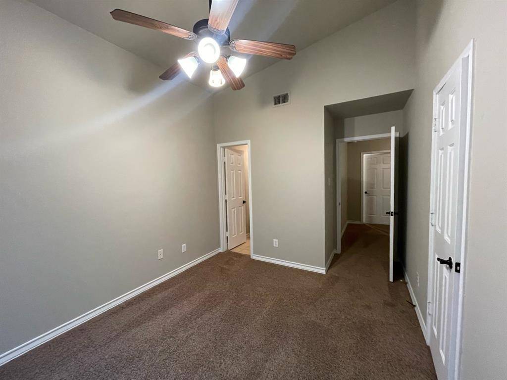 910 Glenn Crossett Street, Arlington, TX 76010