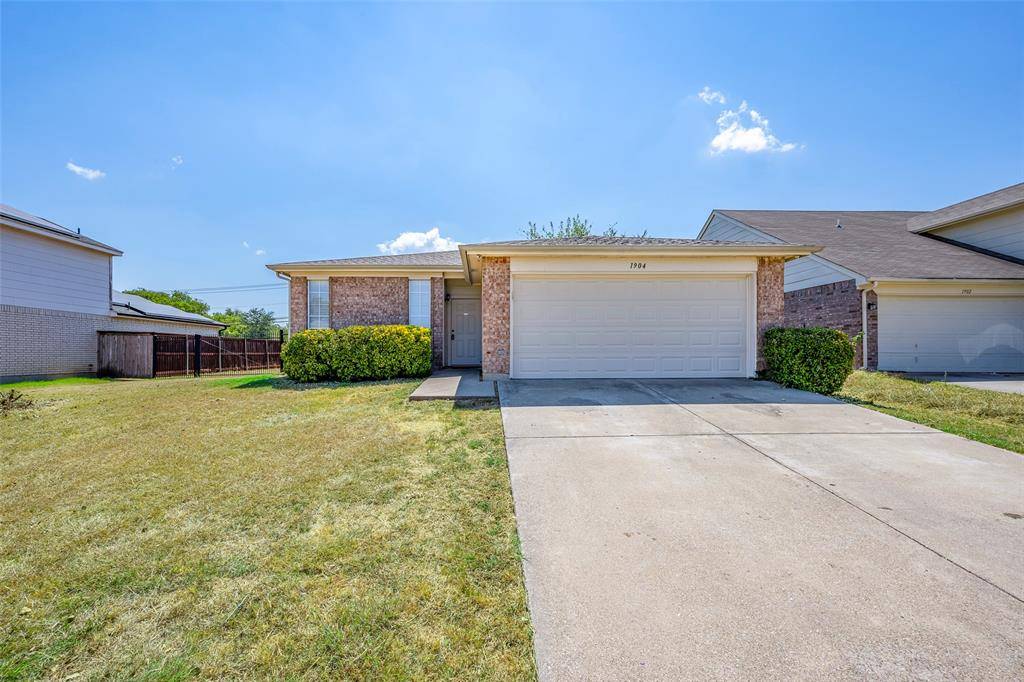 1904 Salt Flats Trail, Arlington, TX 76002