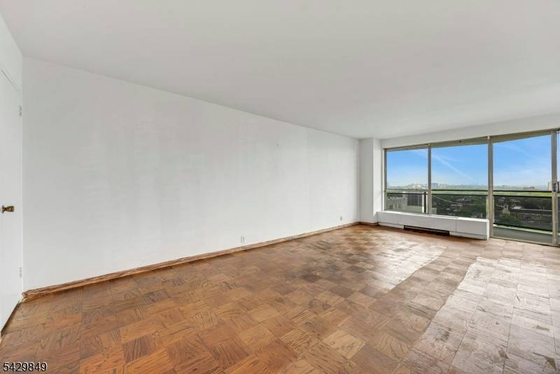2077 Center Ave #20C, Fort Lee Boro, NJ 07024