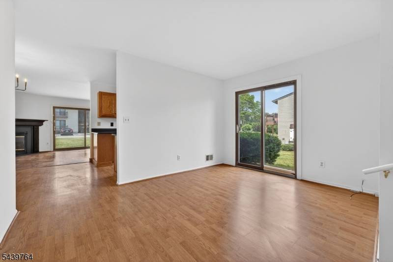 1215 Spruce Hills Dr, Glen Gardner Boro, NJ 08826