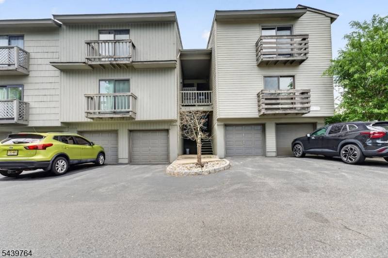 1215 Spruce Hills Dr, Glen Gardner Boro, NJ 08826