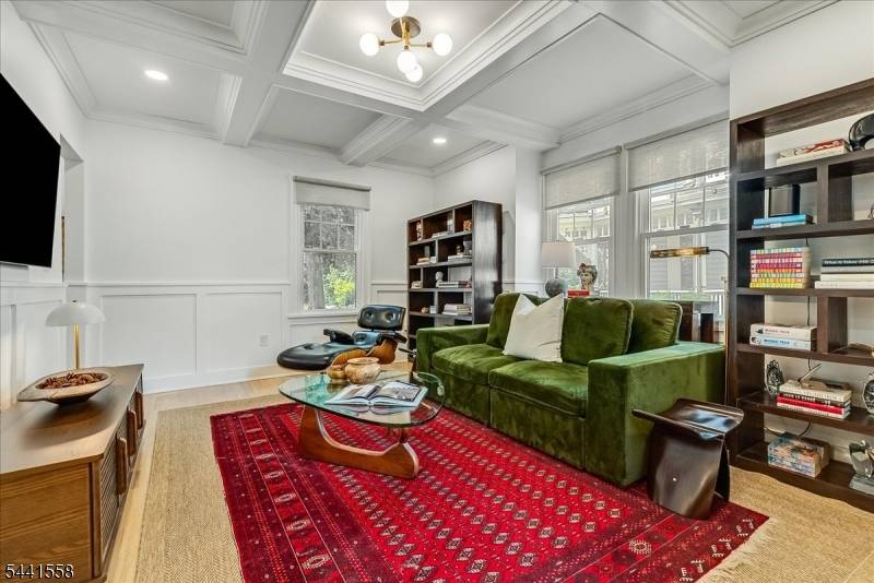27 Montclair Ave, Montclair Twp., NJ 07042
