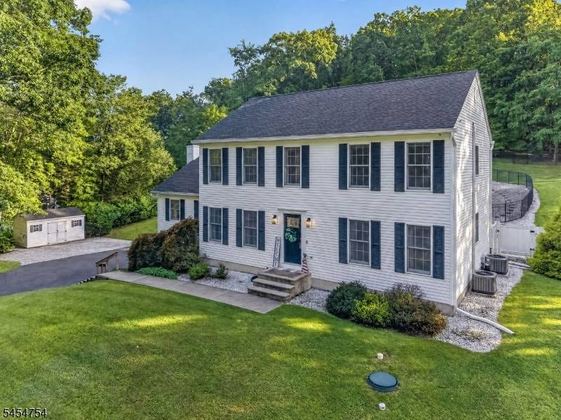 7 Ike Williams Rd, Hampton Twp., NJ 07860