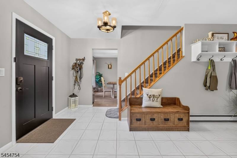 7 Ike Williams Rd, Hampton Twp., NJ 07860