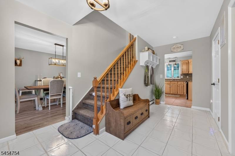 7 Ike Williams Rd, Hampton Twp., NJ 07860
