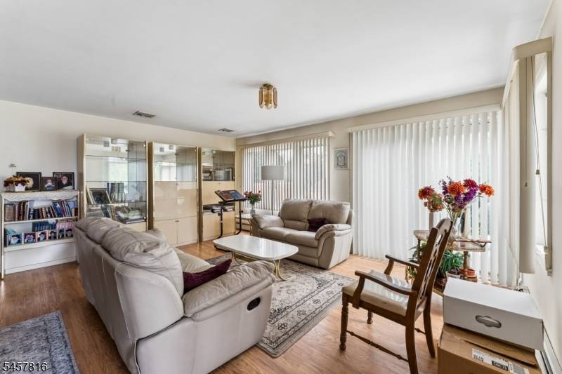 1415 N Wood Ave, Linden City, NJ 07036
