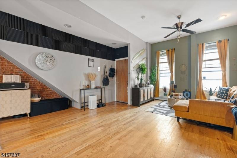 72 Columbia St, Newark City, NJ 07102