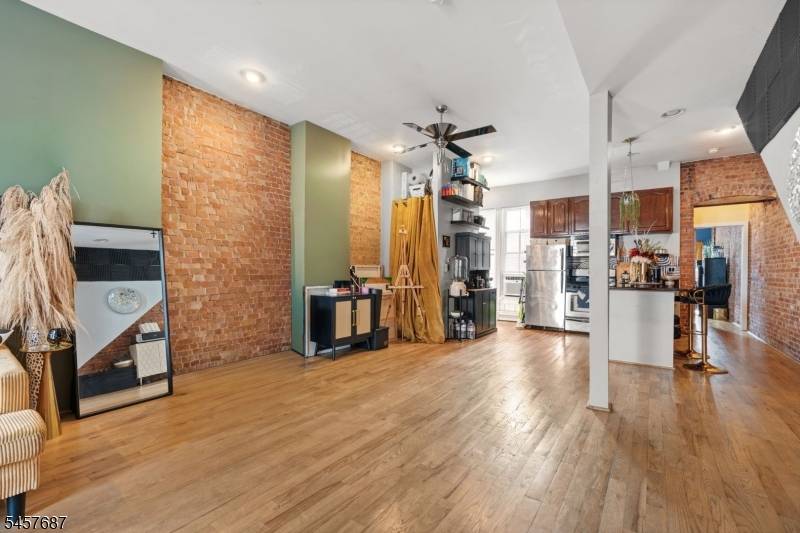 72 Columbia St, Newark City, NJ 07102