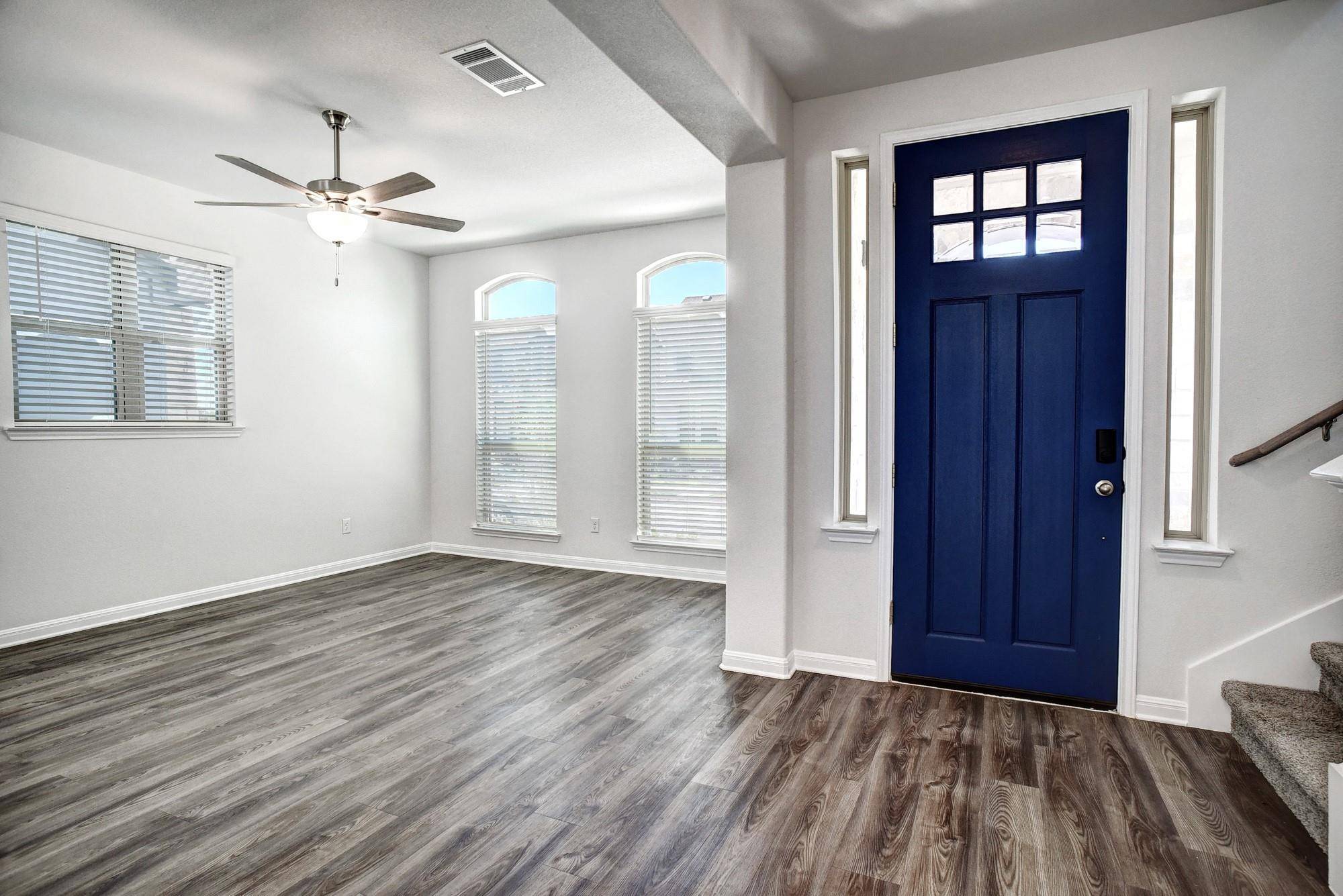 146 Weaver LN, Bastrop, TX 78602