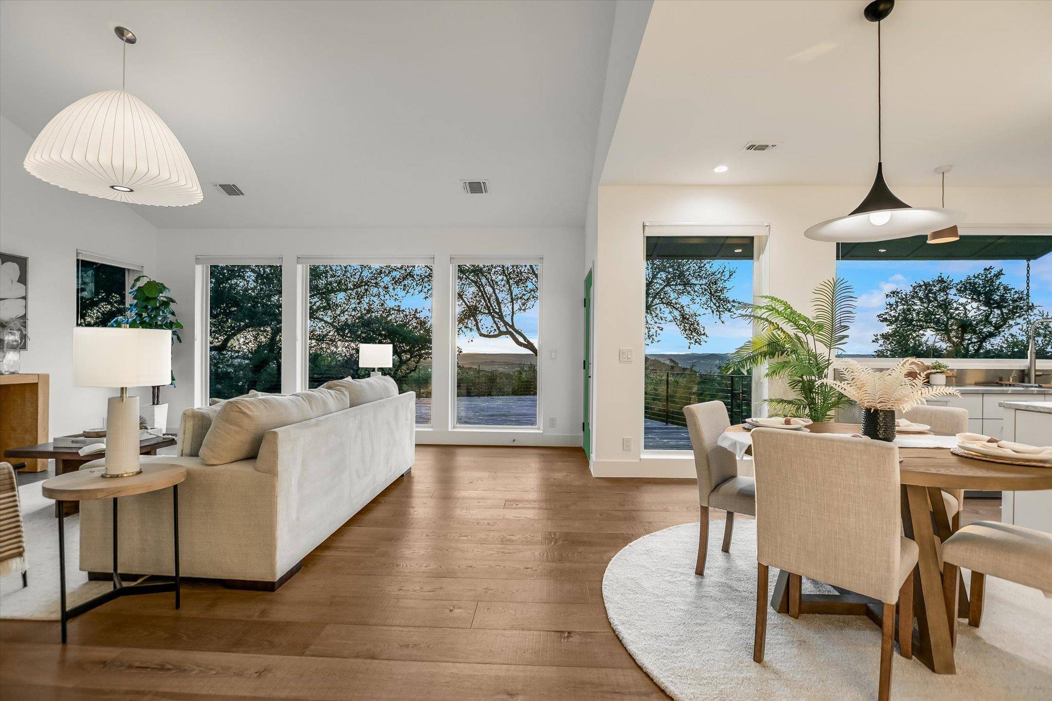 13 Meridian DR, Wimberley, TX 78676