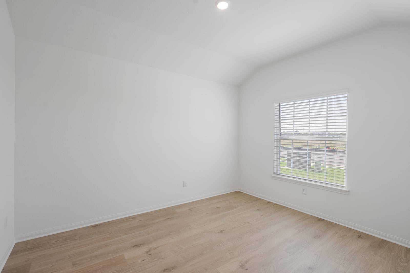 245 W Luna Blue LN, Jarrell, TX 76537