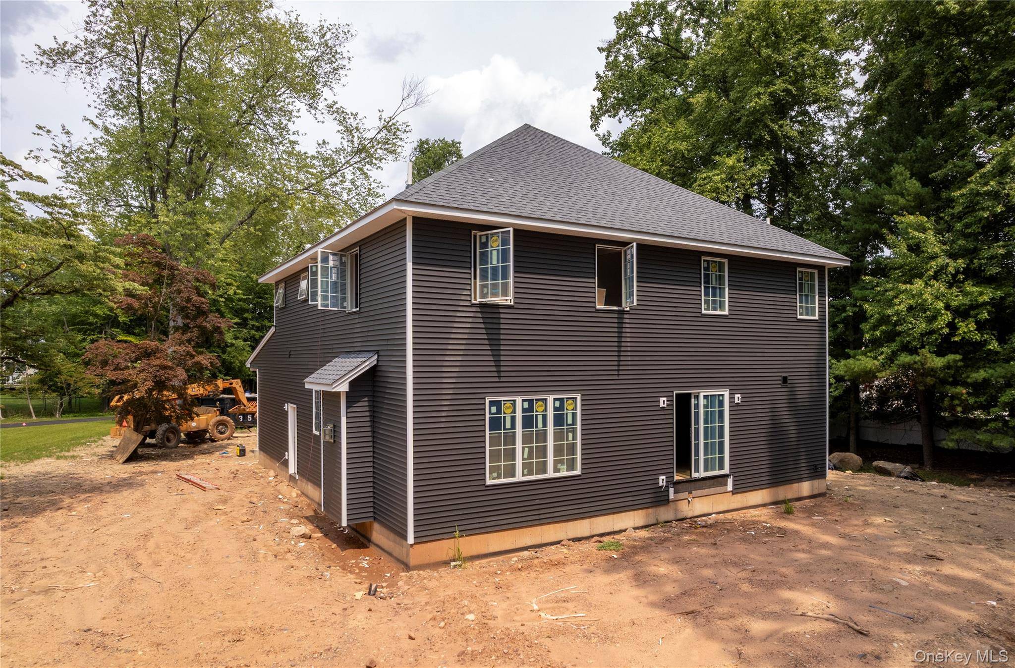 354 Holt DR, Pearl River, NY 10965